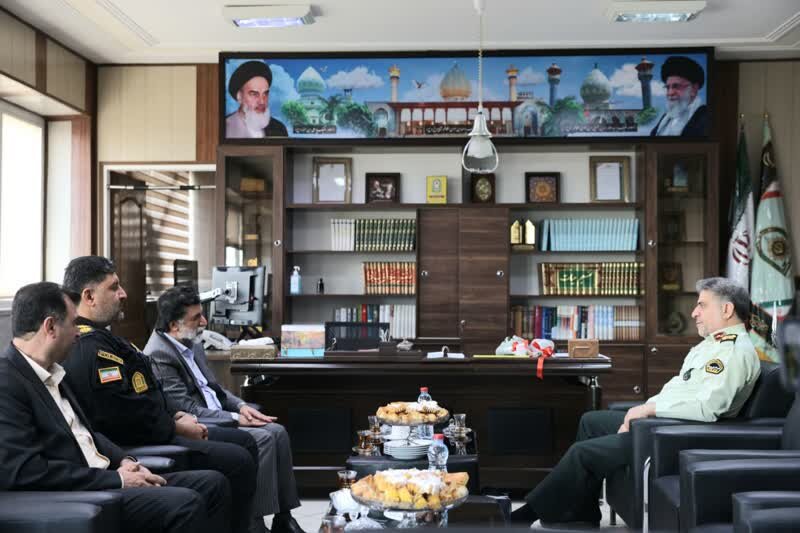 مدیر میراث‌فرهنگی فارس از همکاری و تلاش‌های نیروی انتظامی در حفاظت از میراث فرهنگی این استان قدردانی کرد. وی با اشاره به نقش کلیدی این نیرو در حفظ سرمایه‌های فرهنگی، بر اهمیت همکاری میان نهادها تأکید نمود.