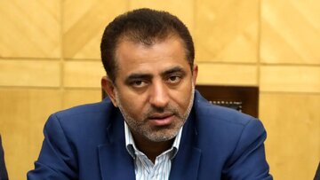 حمله یک نماینده به روحانی و زنگنه از پشت تریبون مجلس / دولت ژنرال‌ها باید پاسخگوی اتفاقات ناشی از برجام باشد