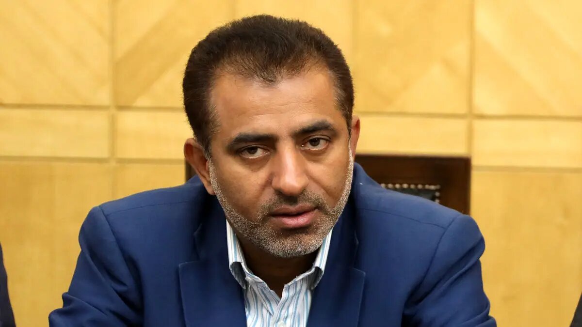 حمله یک نماینده به روحانی و زنگنه از پشت تریبون مجلس/ دولت ژنرال‌ها باید پاسخگوی اتفاقات ناشی از برجام باشد