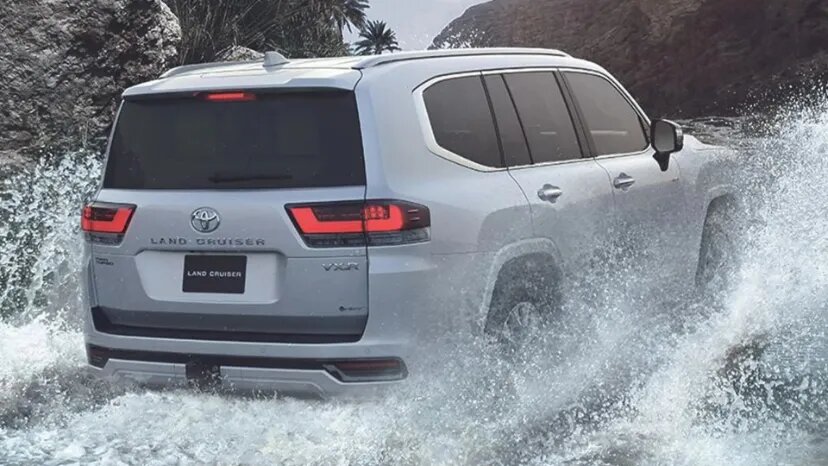 قیمت لندکروزر وارداتی در ایران چقدر خواهد بود؟