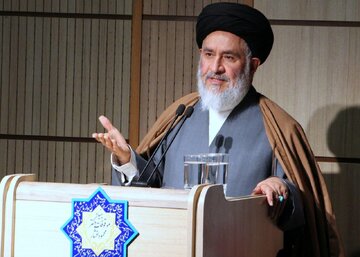 محقق داماد: ایرانیها از دین خرافی متنفر و همواره دینداری خردمندانه داشته اند / خدا را باید با اندیشه شناخت نه با خرافات محقق داماد: ایرانیها از دین خرافی متنفر و همواره دینداری خردمندانه داشته اند / خدا را باید با اندیشه شناخت نه با خرافات