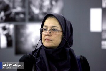 برای اولین بار یک زن رئیس انجمن جامعهشناسی ایران شد / «رشتهای که پدر دارد و مادرانش در سیاهی گم شدهاند»