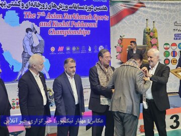 روز پایانی هفتمین دوره مسابقات آسیایی ورزش های زورخانه ای و کشتی پهلوانی در ارومیه