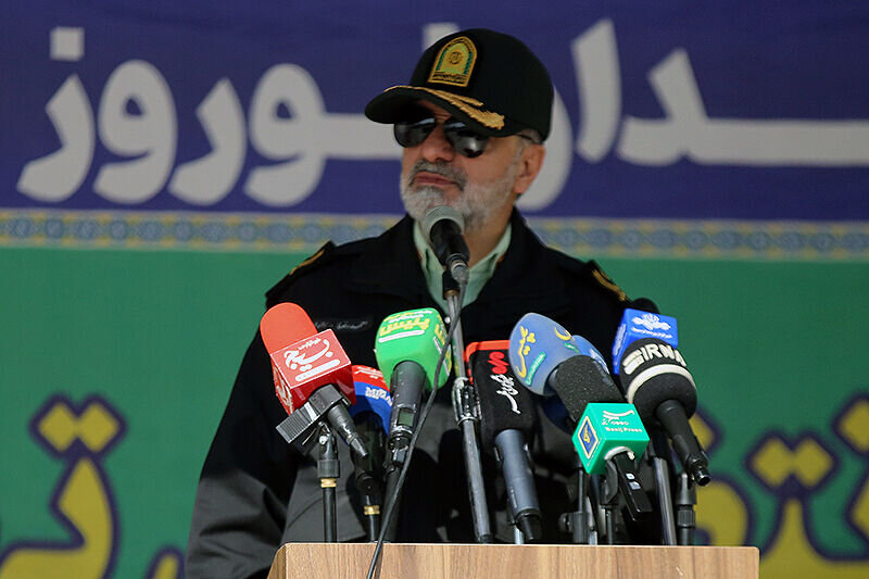برخی نقل قولهای منتسب به سردار رادان در فضای مجازی رد شد/ پلیس: تنها به اخبار منتشر شده از منابع معتبر اعتماد کنید برخی نقل قولهای منتسب به سردار رادان در فضای مجازی رد شد/ پلیس: تنها به اخبار منتشر شده از منابع معتبر اعتماد کنید