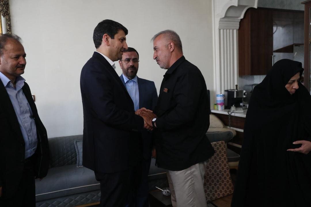 روایت دیدار وزیر ارتباطات با دانشآموزان عشایری شیراز