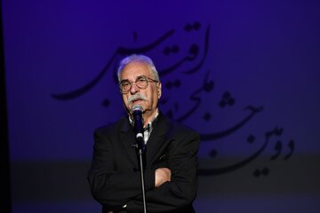 هادی مرزبان: برخی به محض خروج از ایران، شناسنامه خود را فراموش می‌کنند