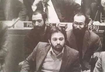 خاطرات هاشمی: به ظریف گفتم، سیاست کج‌ دار و مریز با آمریکا ادامه داشته باشد