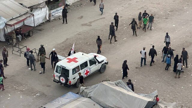 تبادل اسرا رسما آغاز شد؛ ارتش اسرائیل گروگان‌ها را تحویل گرفت
