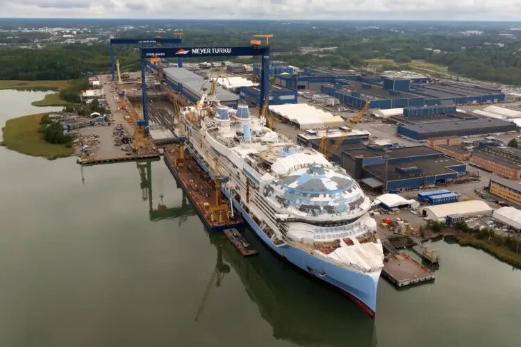 «افسانه دریاها» وارد اقیانوس شد / بزرگترین کشتی کروز جهان «افسانه دریاها» وارد اقیانوس شد / بزرگترین کشتی کروز جهان