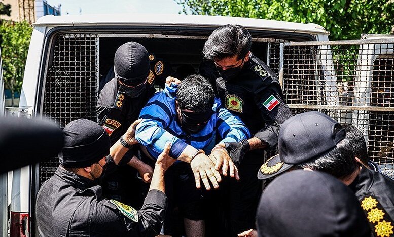دستگاه امنیتی به مبارزه قاطع با اراذل و اوباش ادامه می‌دهد؛ این گروه‌های تبهکار در جستجوی راه‌فرار هستند.