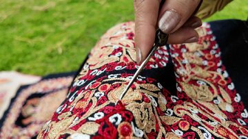 «میراث ابریشم و رنگ»؛ روایتی از هنر رشتیدوزی