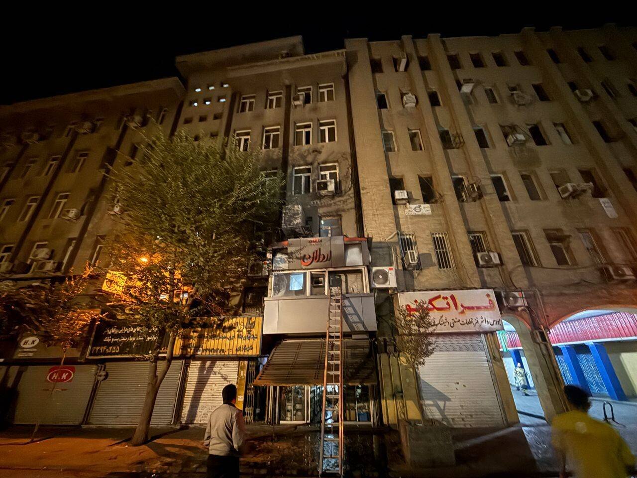 آتش سوزی در یک مغازه و مهمانسرا در خیابان سعدی