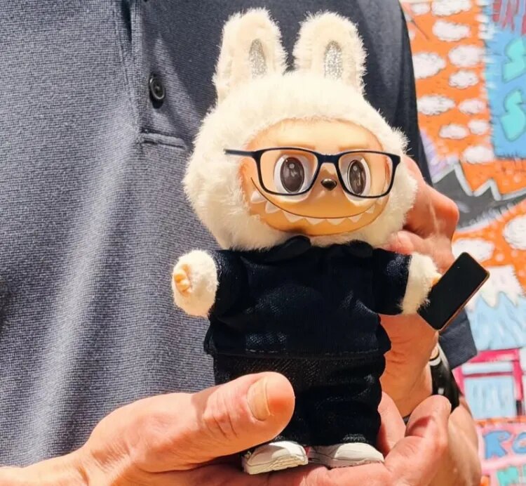 هدیه ویژه چینیها به مدیرعامل اپل / عکس