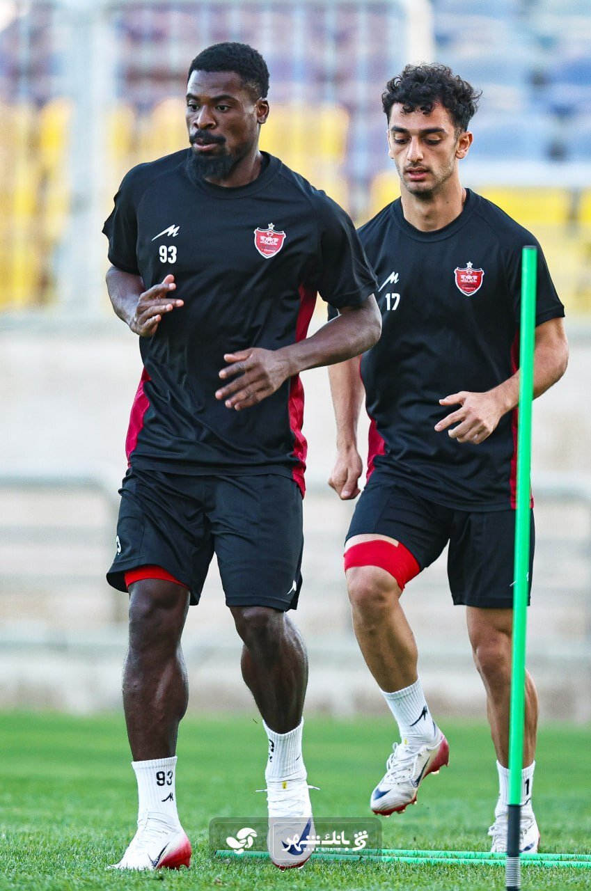 عکس| شمارش معکوس برای رونمایی از معروف‌ترین ستاره پرسپولیس
