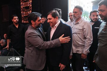 عکسی از رئیس ستاد انتخاباتی سعید جلیلی در مراسم ختم مادر مداح مشعور / مخبر و دبیر هم آمدند + تصاویر