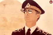 عکس | تصویری از نادر جهانبانی در کنار جنگنده F-۸۴ در سال ۱۳۳۹