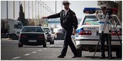 ببینید | خدمت افسر پلیس راهور به یک خانم سالمند در بزرگراه صدر