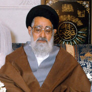 خاطرات هاشمی: همسر امام‌جمعه سابق اصفهان وارد اتاق شد، نامه را از او گرفت، پاره کرد و گفت، چرا می‌خواهی توبه‌نامه بنویسی؟!