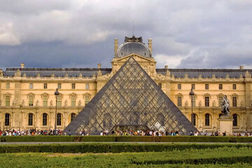 تصاویر | رونمایی از اشیایی که از موزه لوور دزدیده شد؛ چند قطعه جواهر؟