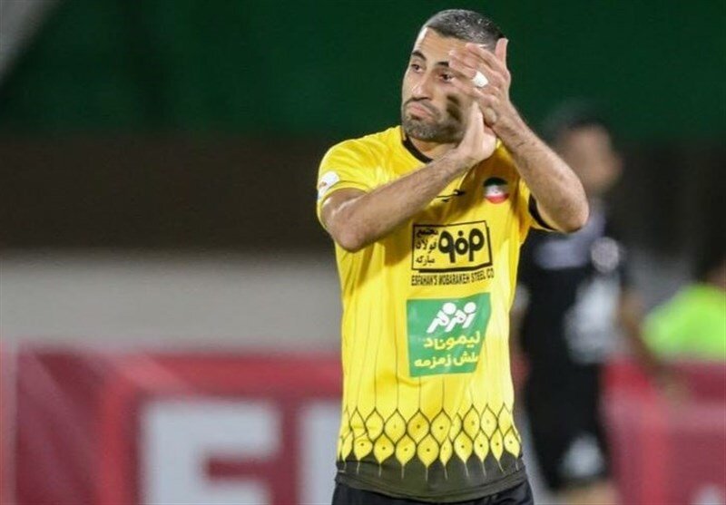 بمب نافرجام علی‌منصور از استقلال و سپاهان!