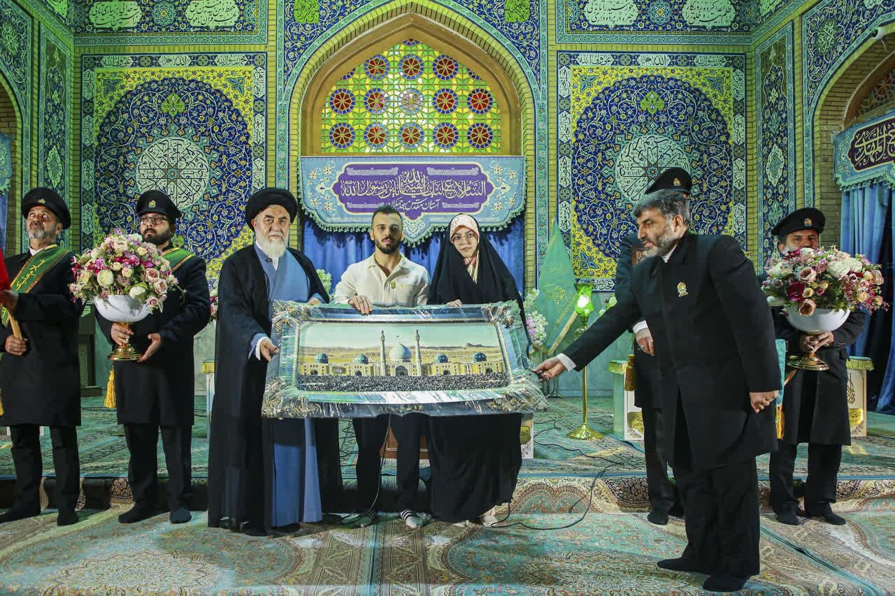 عکس| مرد سال فوتسال آسیا خادم افتخاری مسجد جمکران