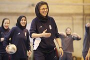 عکس| هدیه جالب مربی زن فوتبال ایران به فیفا
