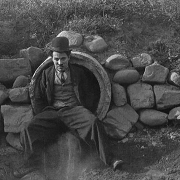 چارلی چاپلین: نزدیک بود که شغل هنرپیشگی را رها کرده و به پرورش خود بپردازم چارلی چاپلین: نزدیک بود که شغل هنرپیشگی را رها کرده و به پرورش خود بپردازم