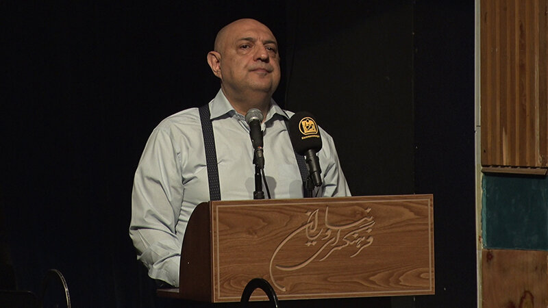 احمد پژمان قدی بلندتر از مرگ داشت / فراق پژمان جبران‌ناپذیر است، اما دوام او تا یاد ایران زنده است 2