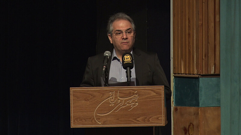 احمد پژمان قدی بلندتر از مرگ داشت / فراق پژمان جبران‌ناپذیر است، اما دوام او تا یاد ایران زنده است 3