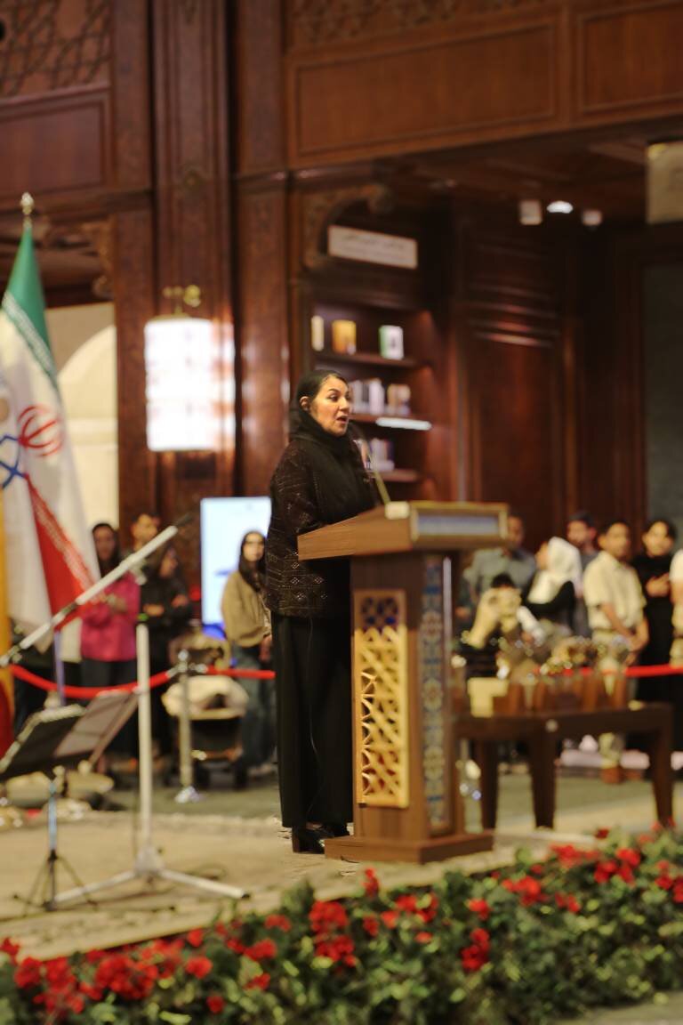 مهدی شادی‌زاده دبیر ششمین دوره جشنواره بین‌المللی فیلم و عکس «پنج» مطرح کرد:
                به مهمانان بین‌الملل مجوز حضور ندادند!/ ستاره اسکندری زمانی که زمین خوردیم به ما امید داد