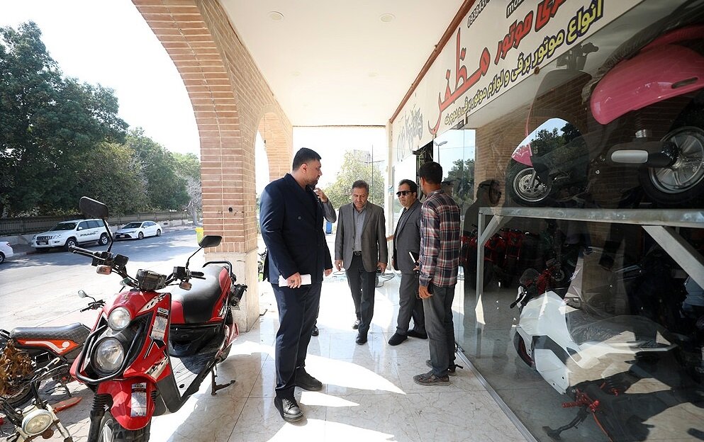 تشدید نظارت بر عرضه باتری‌های موتورهای شارژی در جزیره کیش