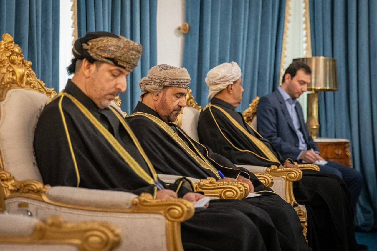 استقبال  گرم علی لاریجانی از وزیر کشور عمان+ تصاویر