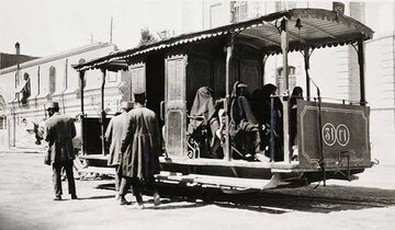 نخستین تلاش‌ها برای ساخت راه‌آهن در ایران به سال‌های نخست سلطنت ناصرالدین‌شاه برمی‌گردد