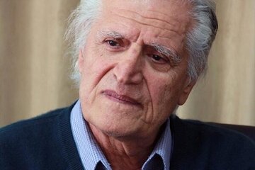 احمد پژمان قدی بلندتر از مرگ داشت/ فراق پژمان جبران‌ناپذیر است، اما دوام او تا یاد ایران زنده است