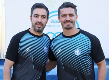 عکس | استقبال از وریا در تمرین استقلال با تونل وحشت خندان!