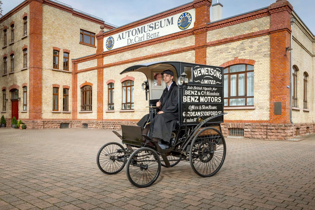 ۱۳۰ سال پس از نخستین ون جهان / مرسدس از نسل بعدی اسپرینتر رونمایی میکند