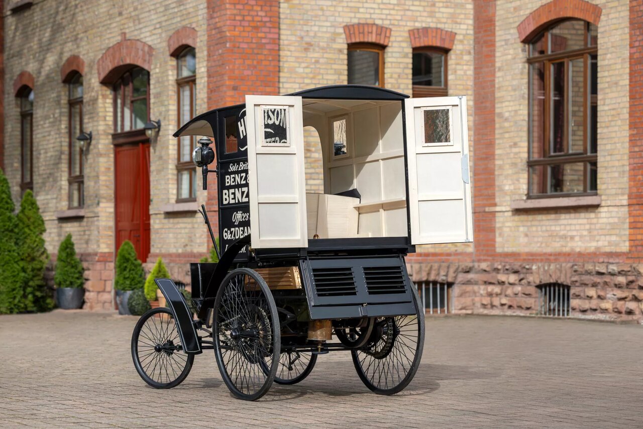 ۱۳۰ سال پس از نخستین ون جهان / مرسدس از نسل بعدی اسپرینتر رونمایی میکند