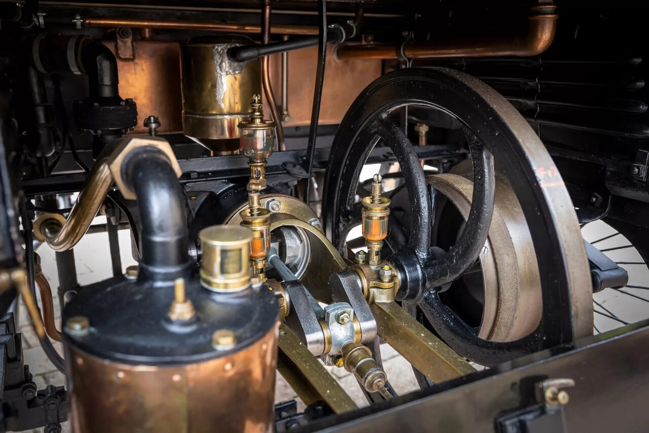 ۱۳۰ سال پس از نخستین ون جهان / مرسدس از نسل بعدی اسپرینتر رونمایی میکند