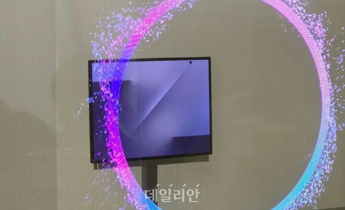 طراحی انقلابی گوشی سهتاشوی سامسونگ فاش شد