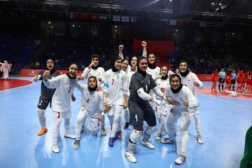 2 نقره و یک برنز دیگر برای دختران وزنه برداری ایران در بحرین