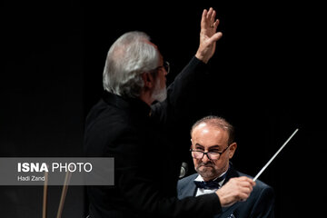 شبانگاهان؛ تا حریمِ فلک، چون زبانه کشد سوزِ آوازم / دومین کنسرت پاییزه ارکستر ملی با صدای مختاباد + عکس