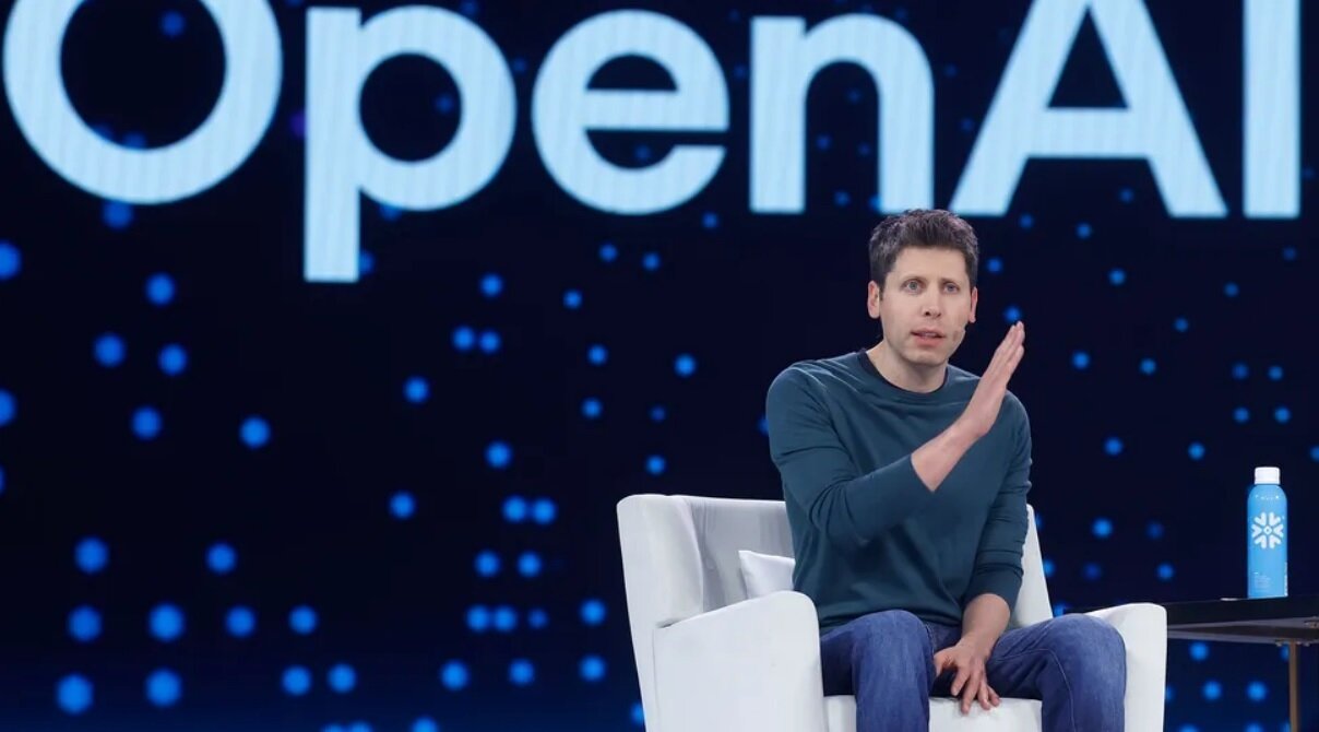 مدیر «OpenAI» به تازگی درباره تأثیرات روزافزون فناوری بر روی مشاغل غیرضروری هشدار داده است. او تصریح کرده است که آینده برخی از این مشاغل ممکن است در معرض خطر قرار گیرد. مدیر «OpenAI» به تازگی درباره تأثیرات روزافزون فناوری بر روی مشاغل غیرضروری هشدار داده است. او تصریح کرده است که آینده برخی از این مشاغل ممکن است در معرض خطر قرار گیرد.