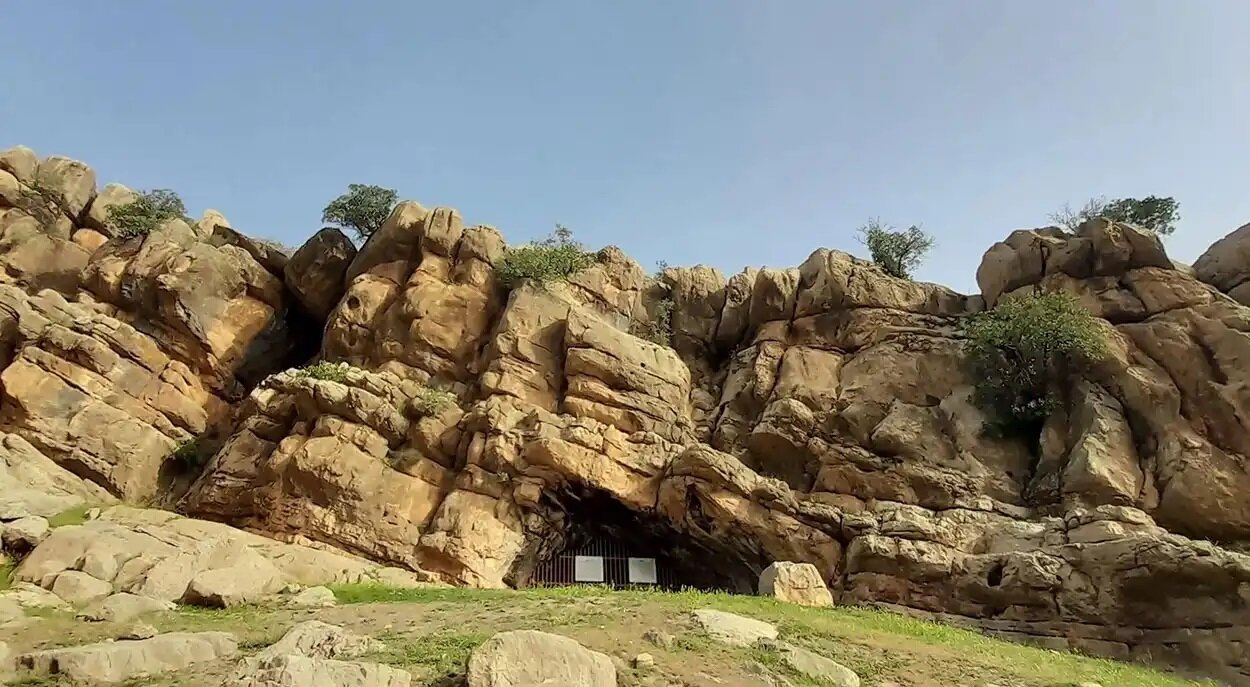 صدور سند تک برگ برای یک غار در لرستان 2