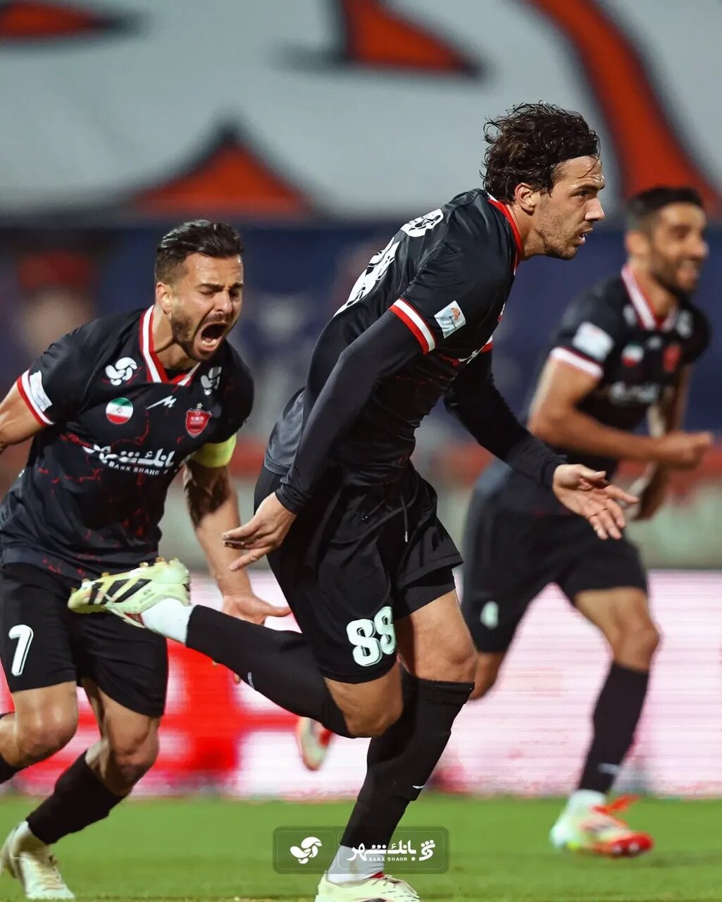 تصاویر | فریم‌به‌فریم با سوپرگل دیدنی مارکو باکیچ به تراکتور 5