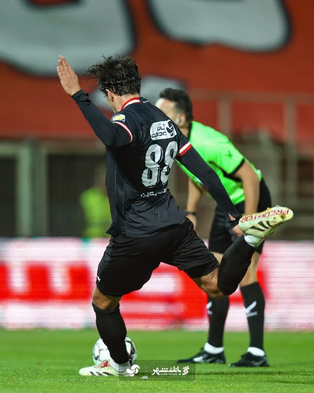 تصاویر | فریم‌به‌فریم با سوپرگل دیدنی مارکو باکیچ به تراکتور 2