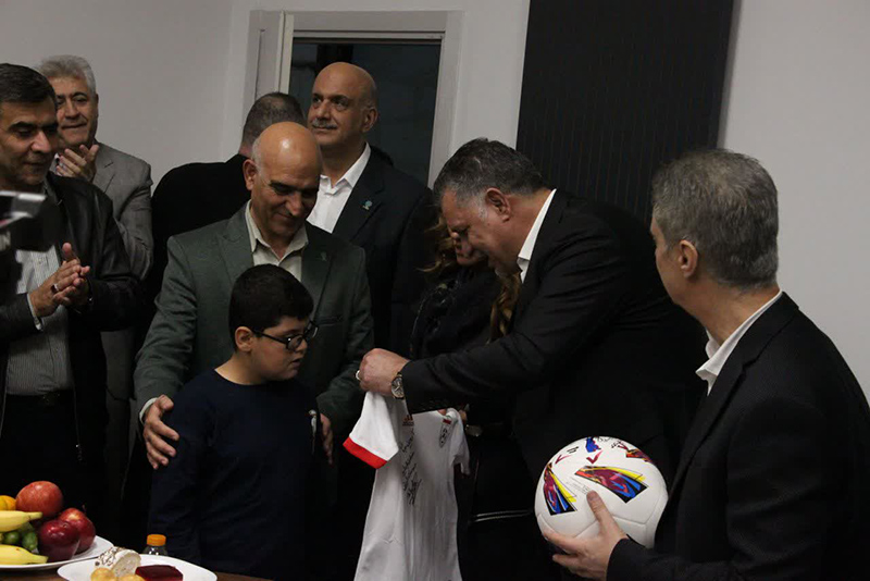 درخشش انسانیت در شب راه آسمان؛ علی دایی و نیکاندیشان سمنان، ستارگان مهربانی شدند