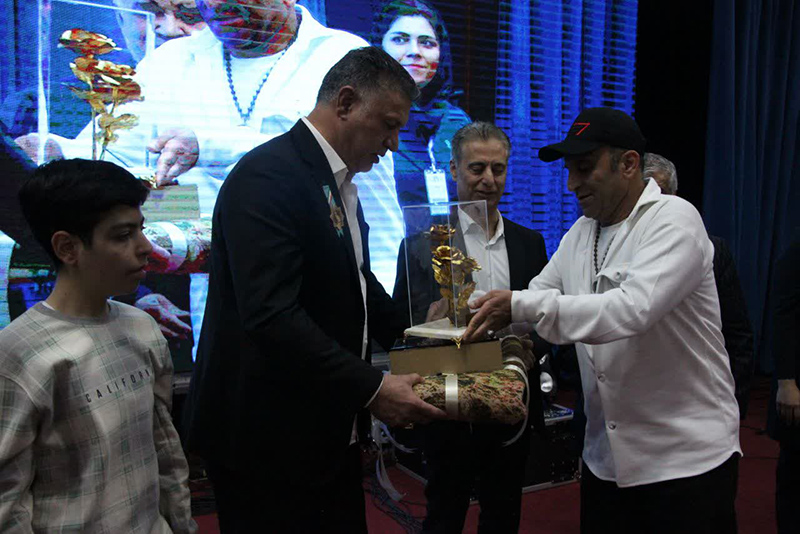 درخشش انسانیت در شب راه آسمان؛ علی دایی و نیکاندیشان سمنان، ستارگان مهربانی شدند