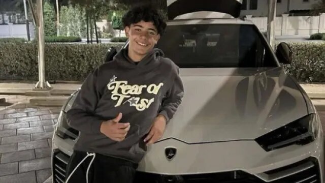 عکس | هدیه فوق لاکچری رونالدو به پسرش / ژست کریس جونیور با لامبورگینی 265 هزار یورویی 2