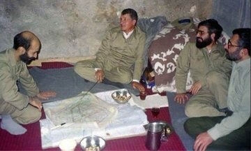 حسن روحانی: در جلسه پس از آزادسازی خرمشهر تنها   سه نفر خواهان پایان جنگ بودند/ روحانی یکی از آن سه تن بود حسن روحانی: در جلسه پس از آزادسازی خرمشهر تنها   سه نفر خواهان پایان جنگ بودند/ روحانی یکی از آن سه تن بود