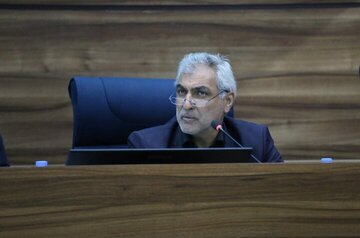 عضو کمیسیون برنامه و بودجه مجلس: قرار بود نفت 60 دلار فروخته شود اما 51 دلار فروختیم!/ 60 درصد منابع دولت در سال جاری تحقق نیافته است